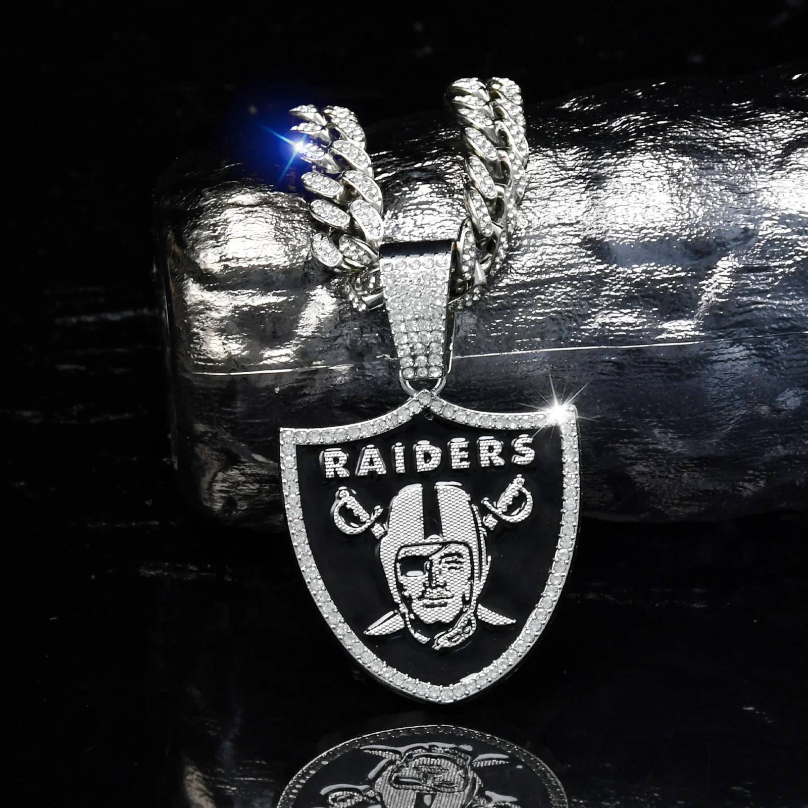 Las Vegas Raiders Football Necklace - Mc Mu
